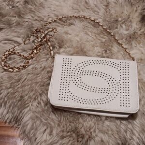 Bebe Crossbody, bebe design